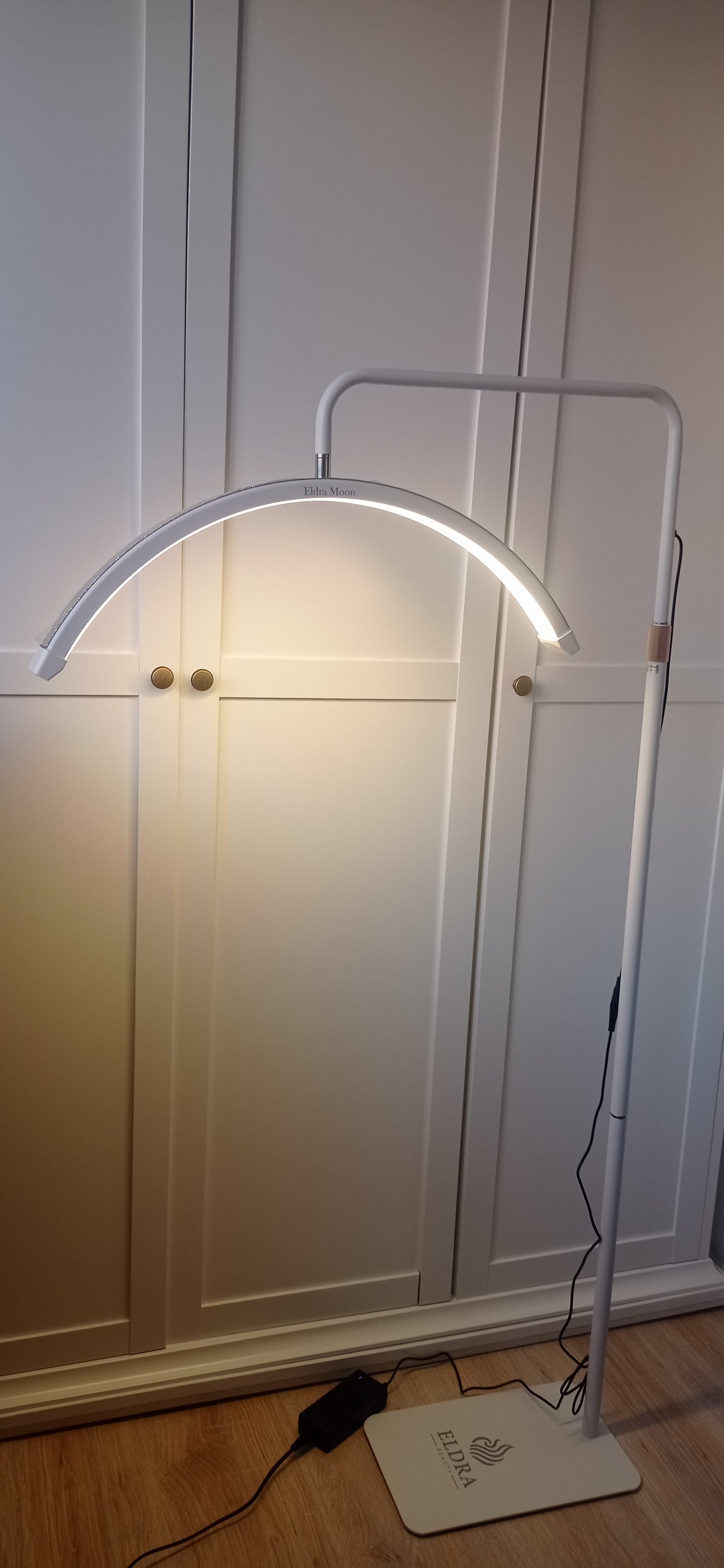 Eldra Half Moon LED lámpa strasszkövekkel
