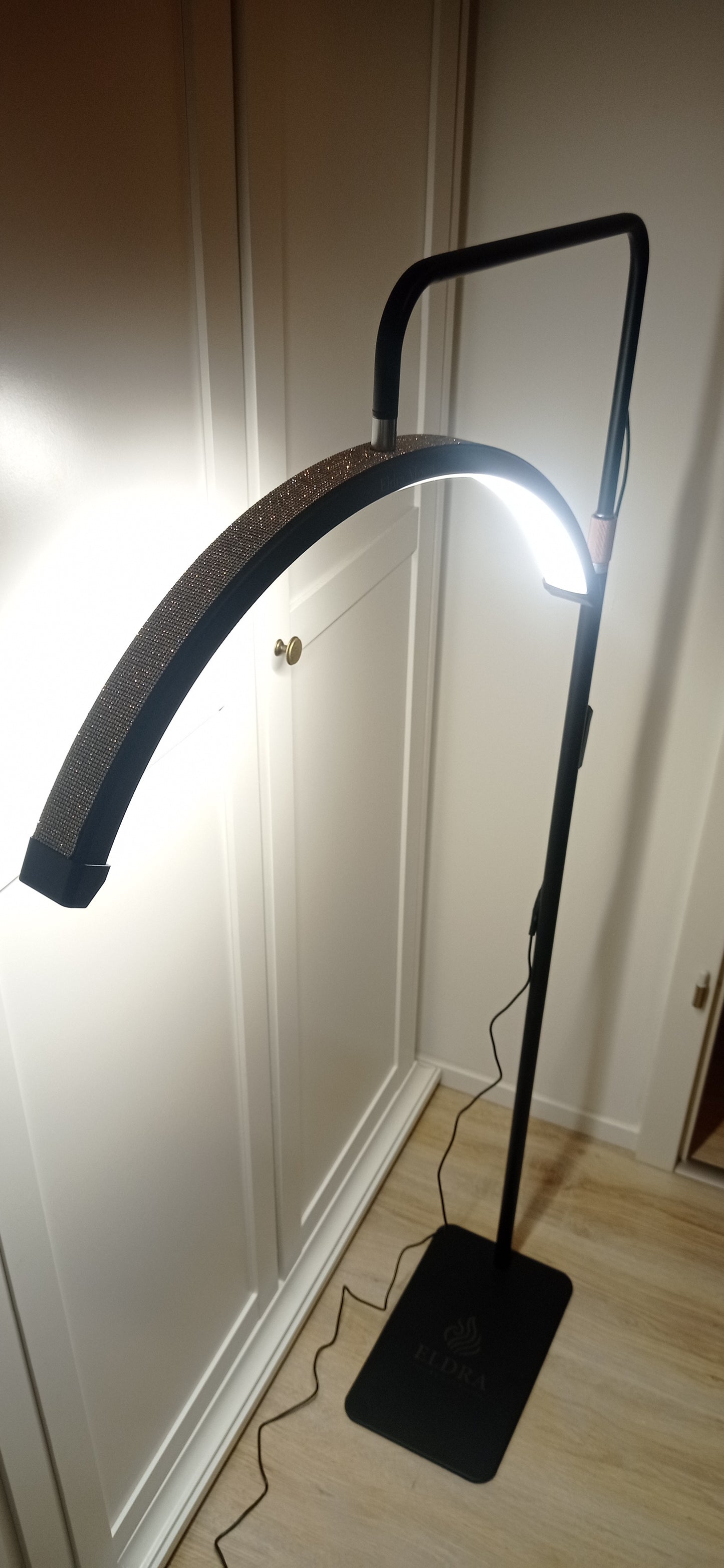 Eldra Half Moon LED lámpa strasszkövekkel