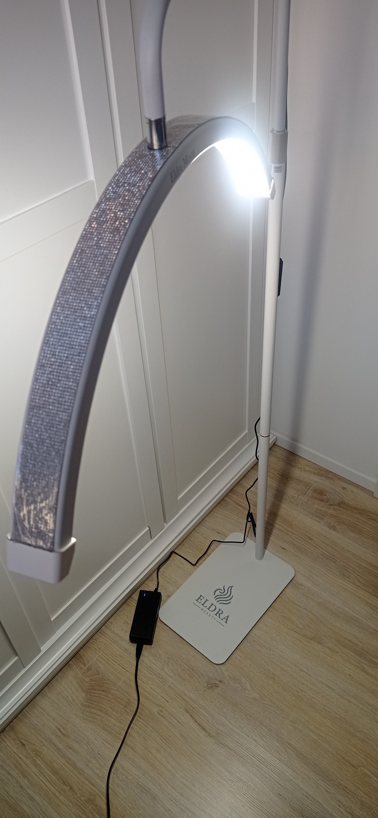 Eldra Half Moon LED lámpa strasszkövekkel